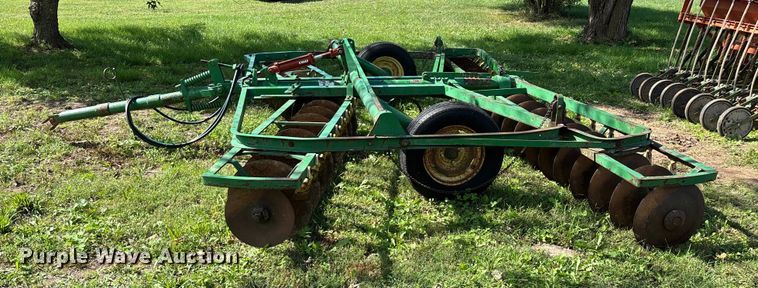 image for item EN5692 John Deere H1000 off-set disk