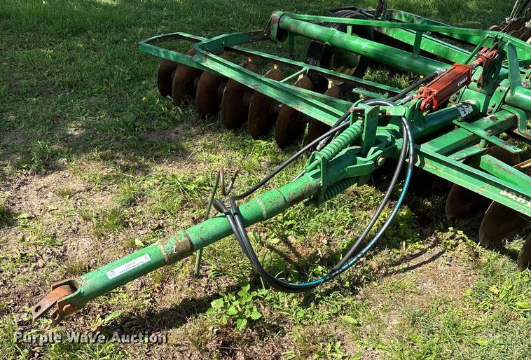 image for item EN5692 John Deere H1000 off-set disk