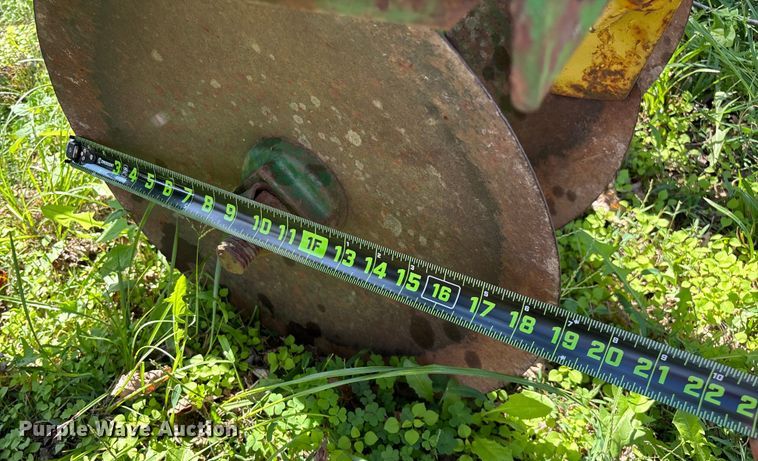 image for item EN5692 John Deere H1000 off-set disk