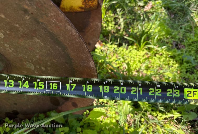 image for item EN5692 John Deere H1000 off-set disk