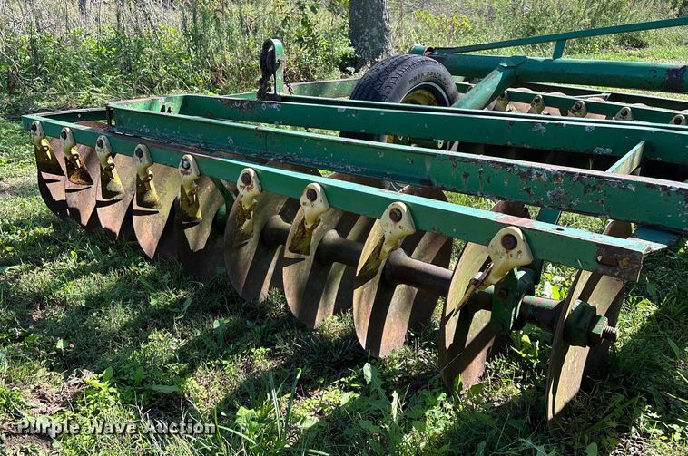 image for item EN5692 John Deere H1000 off-set disk