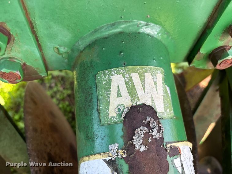 image for item EN5692 John Deere H1000 off-set disk