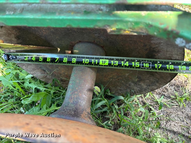 image for item EN5692 John Deere H1000 off-set disk