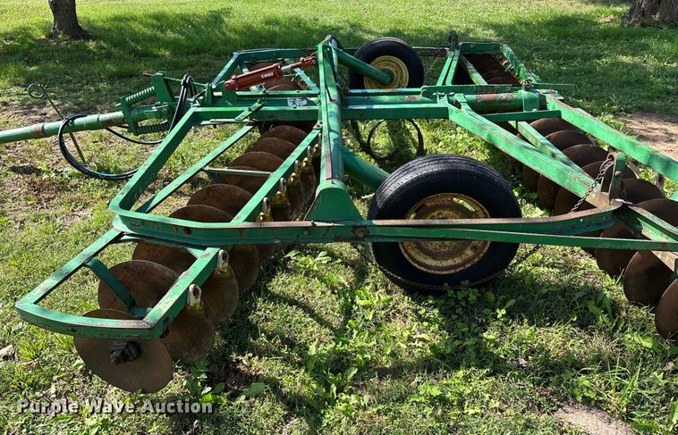 image for item EN5692 John Deere H1000 off-set disk