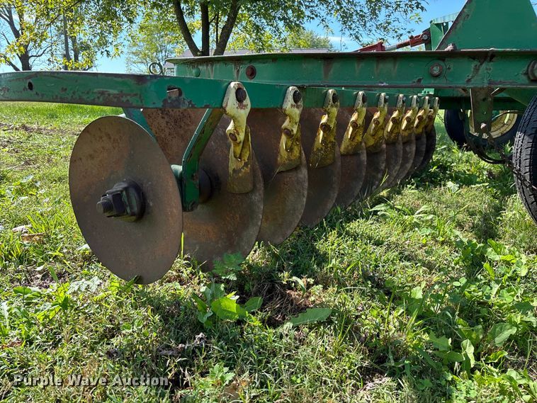 image for item EN5692 John Deere H1000 off-set disk