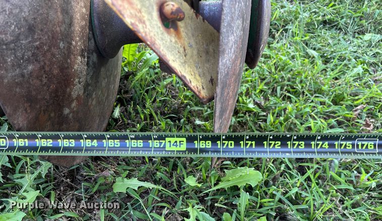 image for item EN5692 John Deere H1000 off-set disk