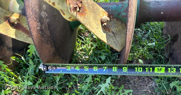 image for item EN5692 John Deere H1000 off-set disk