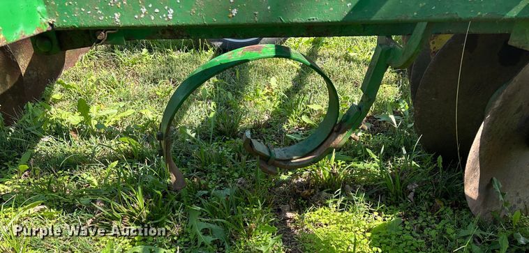 image for item EN5692 John Deere H1000 off-set disk