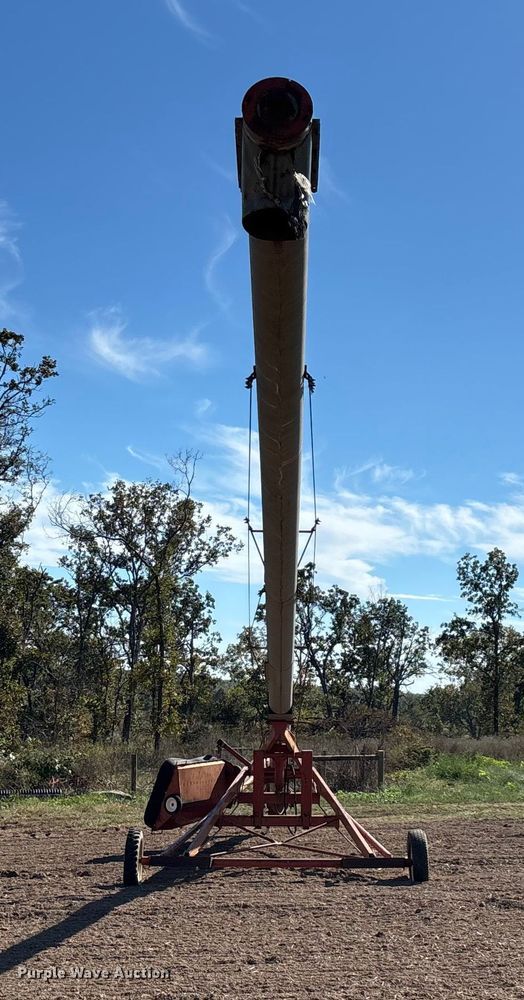 image for item EN5707 Hutchinson Swing Away Auger auger