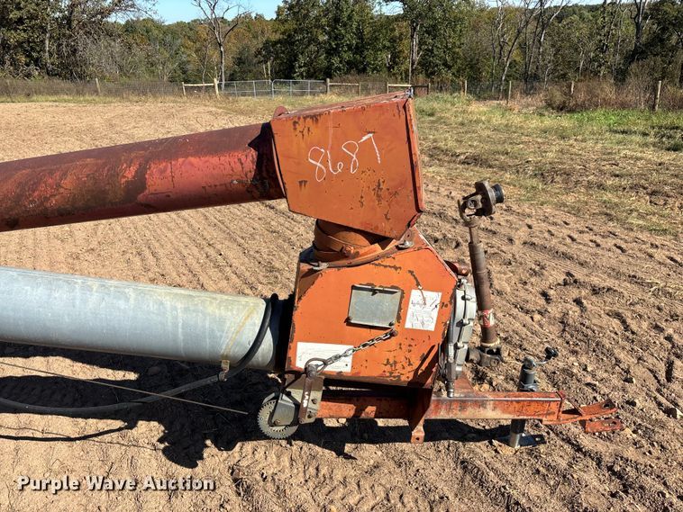 image for item EN5707 Hutchinson Swing Away Auger auger