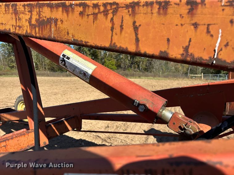 image for item EN5707 Hutchinson Swing Away Auger auger