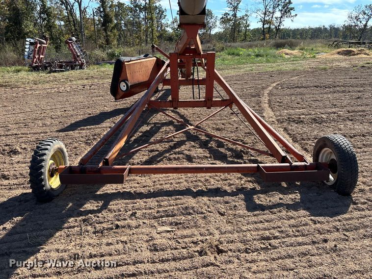 image for item EN5707 Hutchinson Swing Away Auger auger