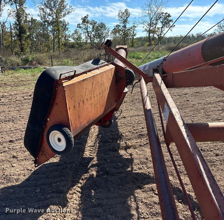 image for item EN5707 Hutchinson Swing Away Auger auger