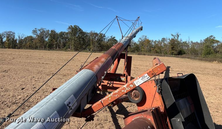 image for item EN5707 Hutchinson Swing Away Auger auger