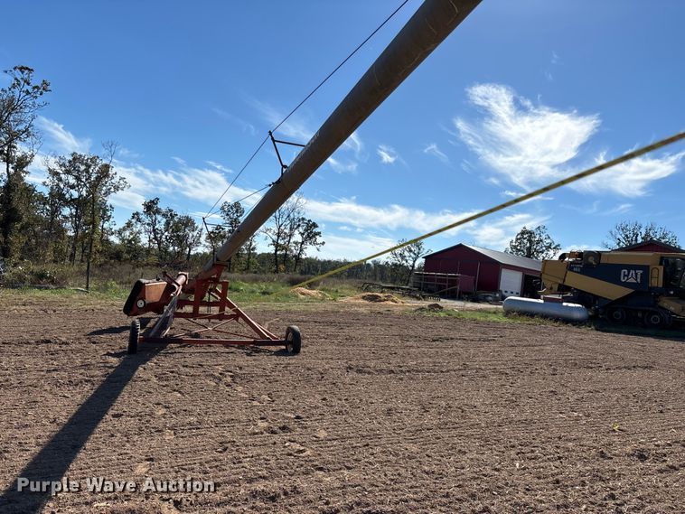 image for item EN5707 Hutchinson Swing Away Auger auger