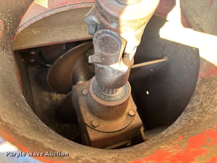 image for item EN5707 Hutchinson Swing Away Auger auger