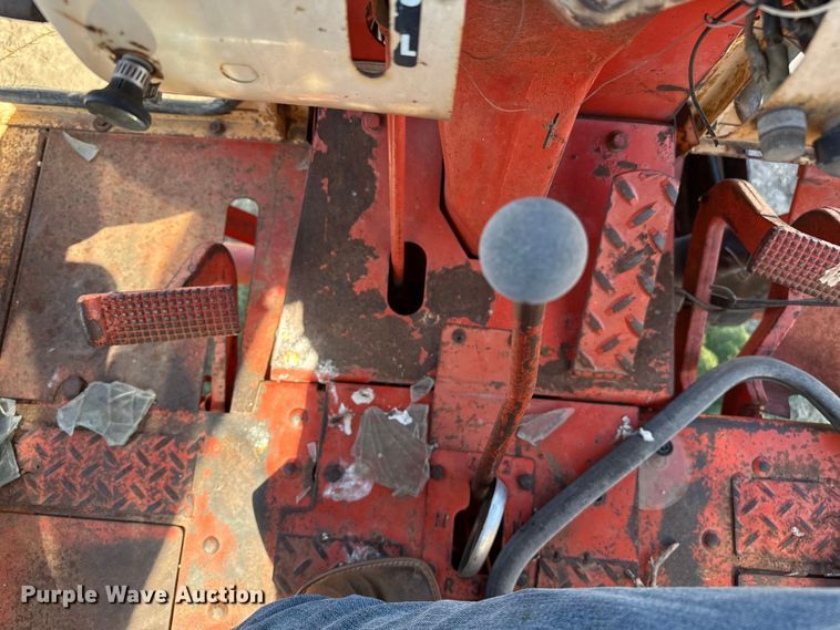 image for item EP0689 1965 Case 941 tractor