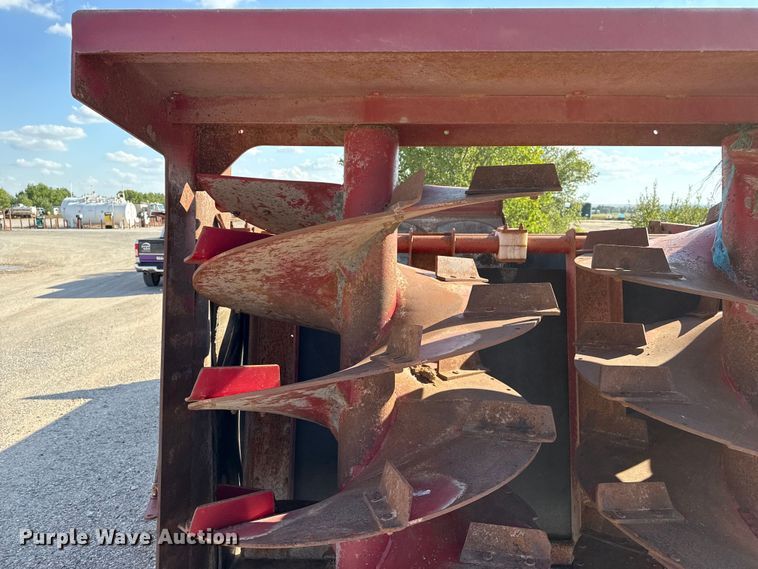 image for item EP0691 Roto-Mix 802-19 manure spreader bed