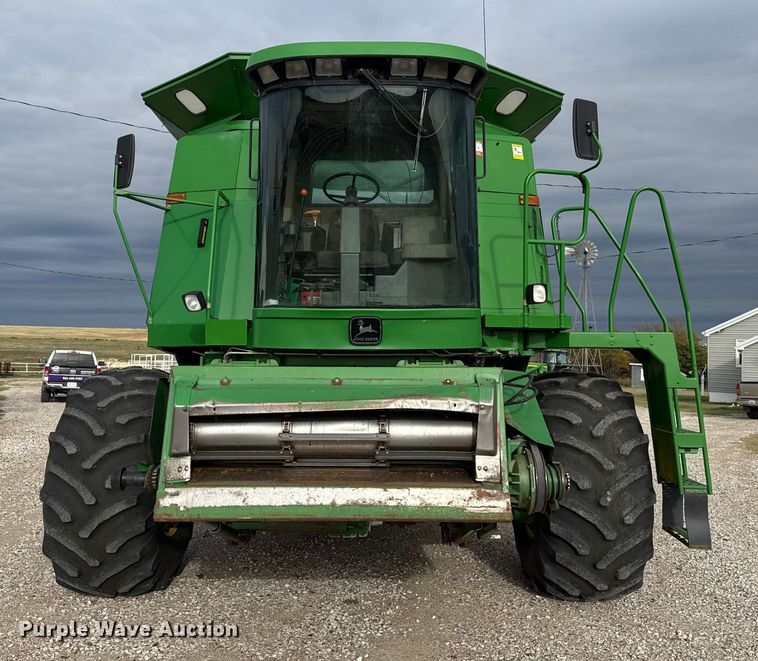 image for item EP0704 1994 John Deere 9600 combine