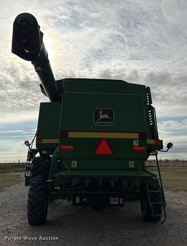 image for item EP0704 1994 John Deere 9600 combine