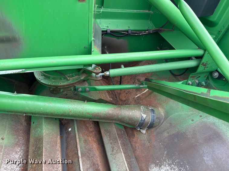 image for item EP0704 1994 John Deere 9600 combine