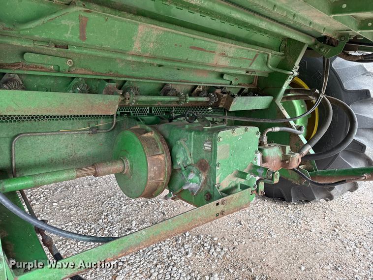 image for item EP0704 1994 John Deere 9600 combine