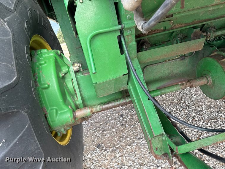 image for item EP0704 1994 John Deere 9600 combine