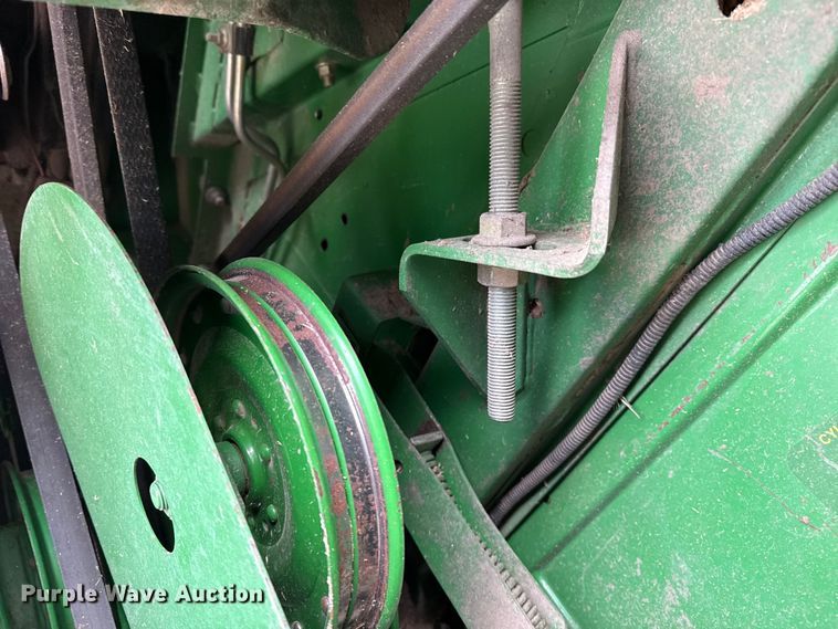 image for item EP0704 1994 John Deere 9600 combine