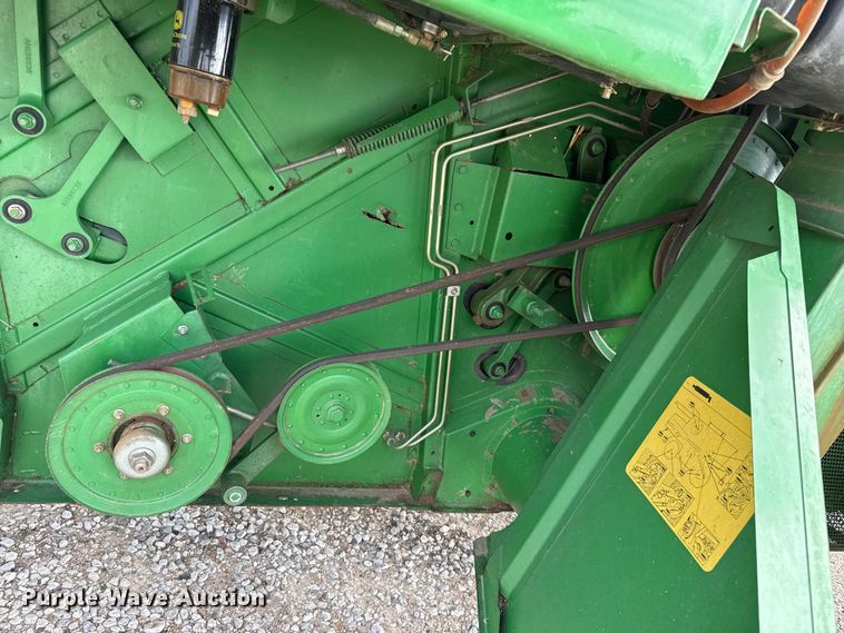 image for item EP0704 1994 John Deere 9600 combine