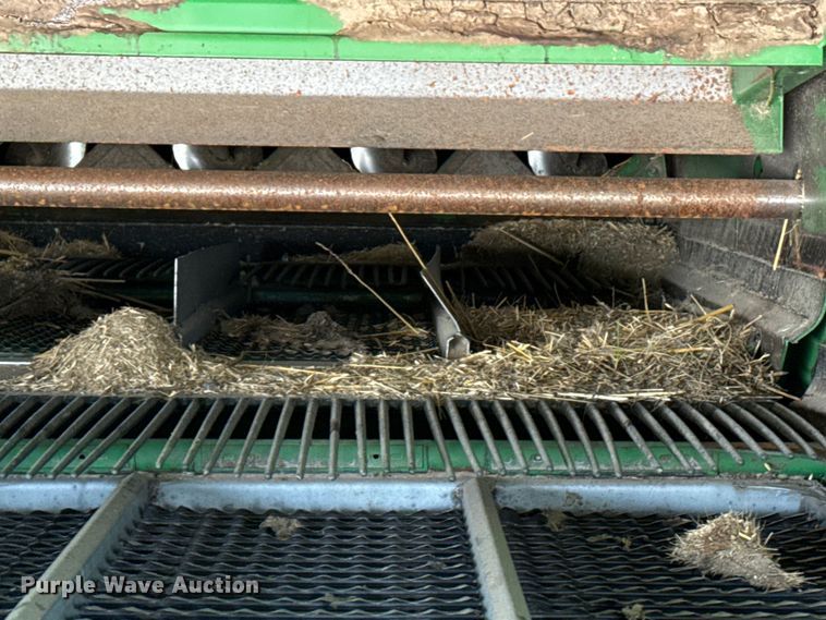 image for item EP0704 1994 John Deere 9600 combine