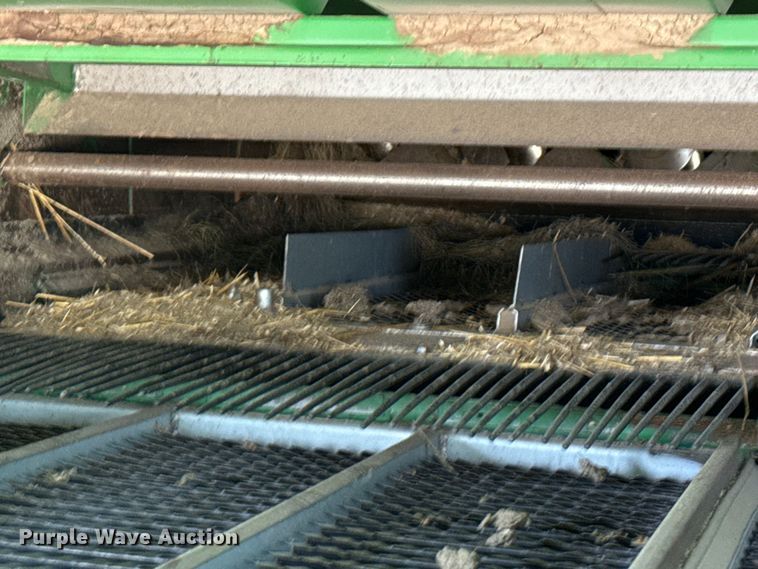 image for item EP0704 1994 John Deere 9600 combine