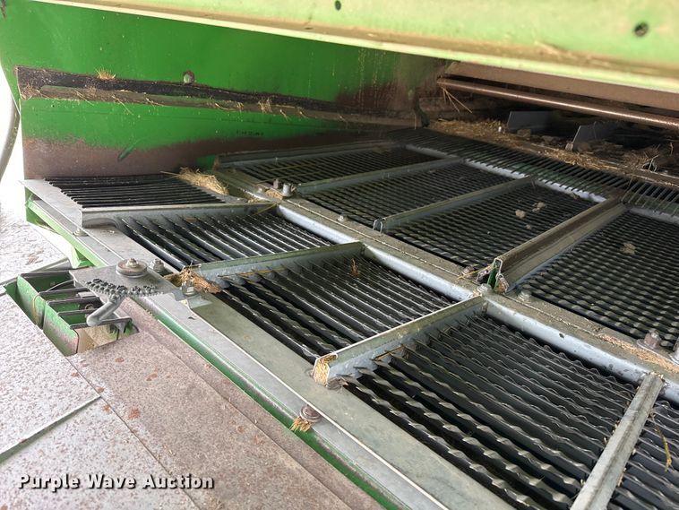 image for item EP0704 1994 John Deere 9600 combine