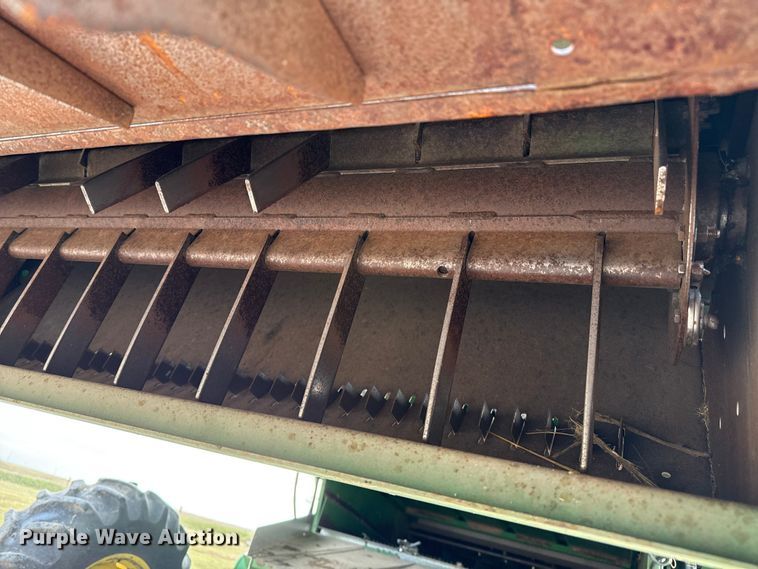 image for item EP0704 1994 John Deere 9600 combine