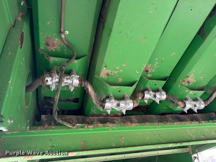 image for item EP0704 1994 John Deere 9600 combine