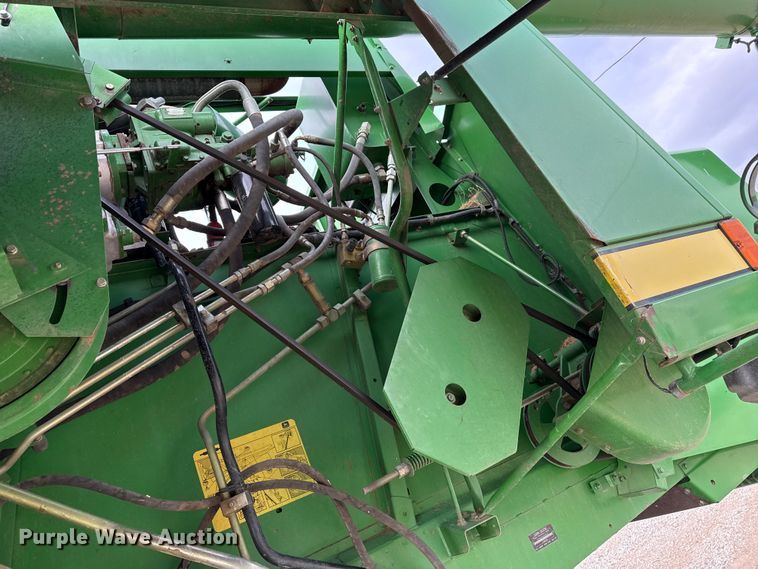 image for item EP0704 1994 John Deere 9600 combine