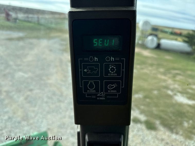 image for item EP0704 1994 John Deere 9600 combine