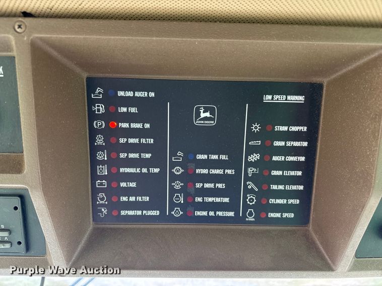 image for item EP0704 1994 John Deere 9600 combine