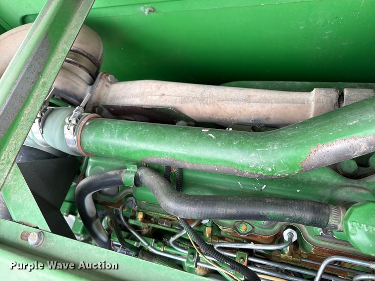 image for item EP0704 1994 John Deere 9600 combine