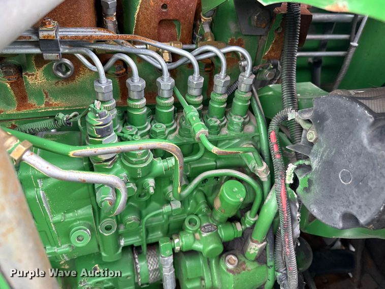 image for item EP0704 1994 John Deere 9600 combine