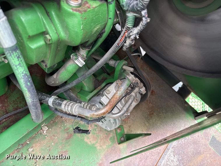 image for item EP0704 1994 John Deere 9600 combine