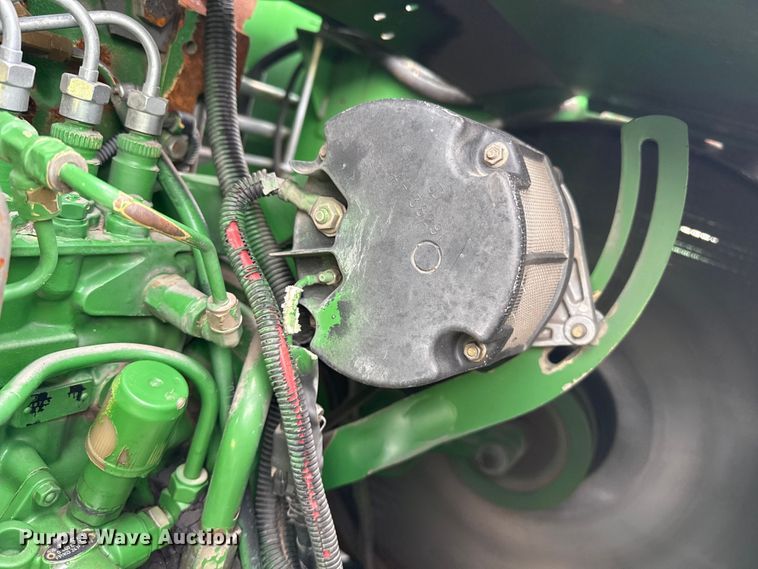 image for item EP0704 1994 John Deere 9600 combine