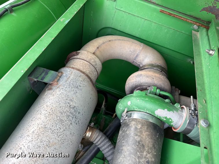 image for item EP0704 1994 John Deere 9600 combine