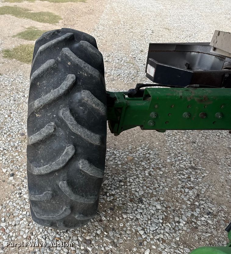 image for item EP0704 1994 John Deere 9600 combine