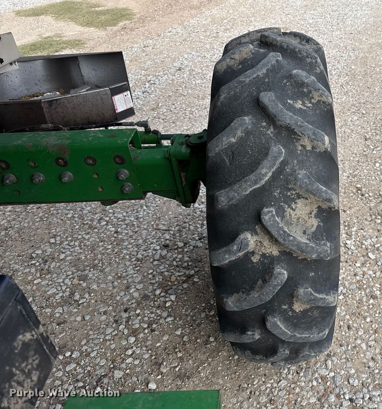 image for item EP0704 1994 John Deere 9600 combine