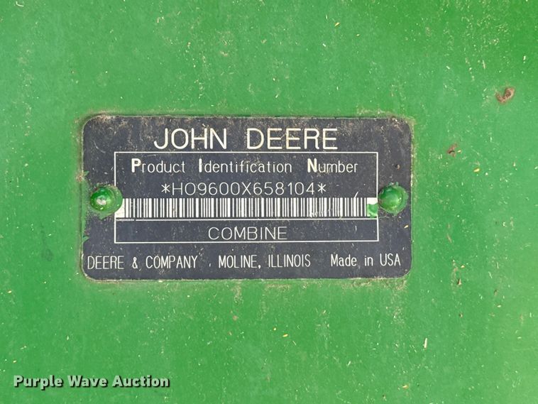 image for item EP0704 1994 John Deere 9600 combine