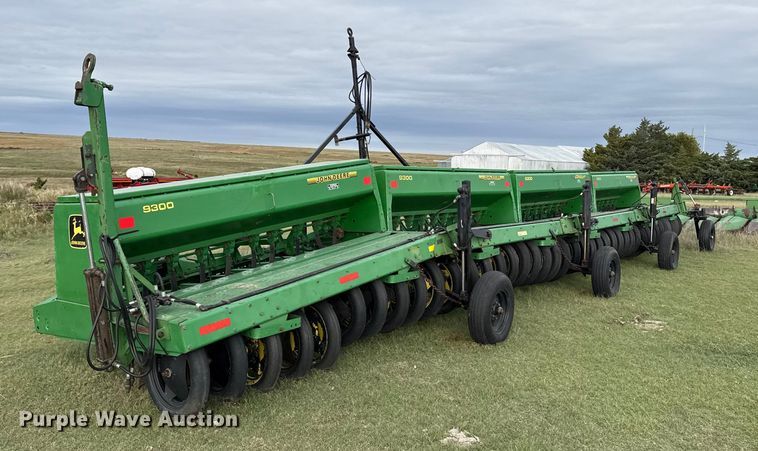 image for item EP0705 John Deere 9300 grain drill