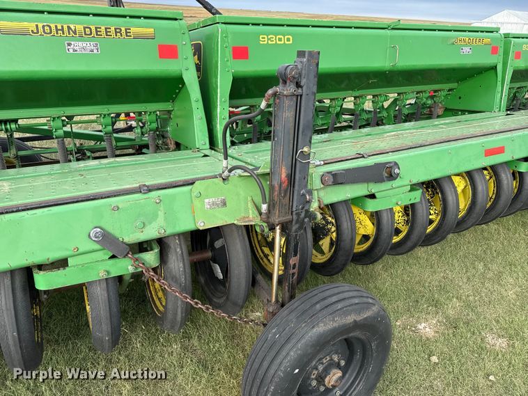 image for item EP0705 John Deere 9300 grain drill