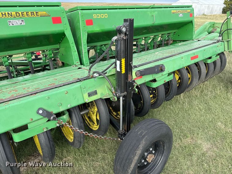 image for item EP0705 John Deere 9300 grain drill