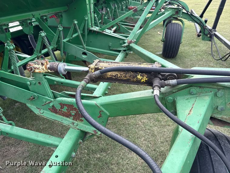 image for item EP0705 John Deere 9300 grain drill