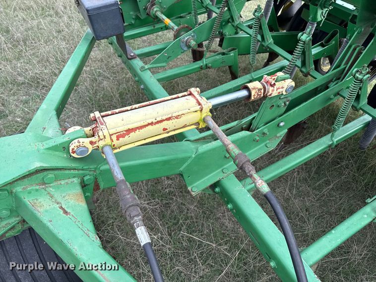 image for item EP0705 John Deere 9300 grain drill